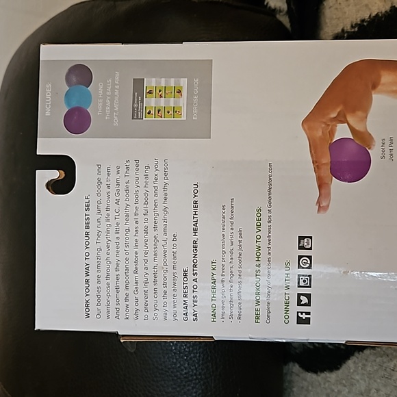 GAIAM RESTORE Hand Therapy exercise balls - Picture 2 of 2